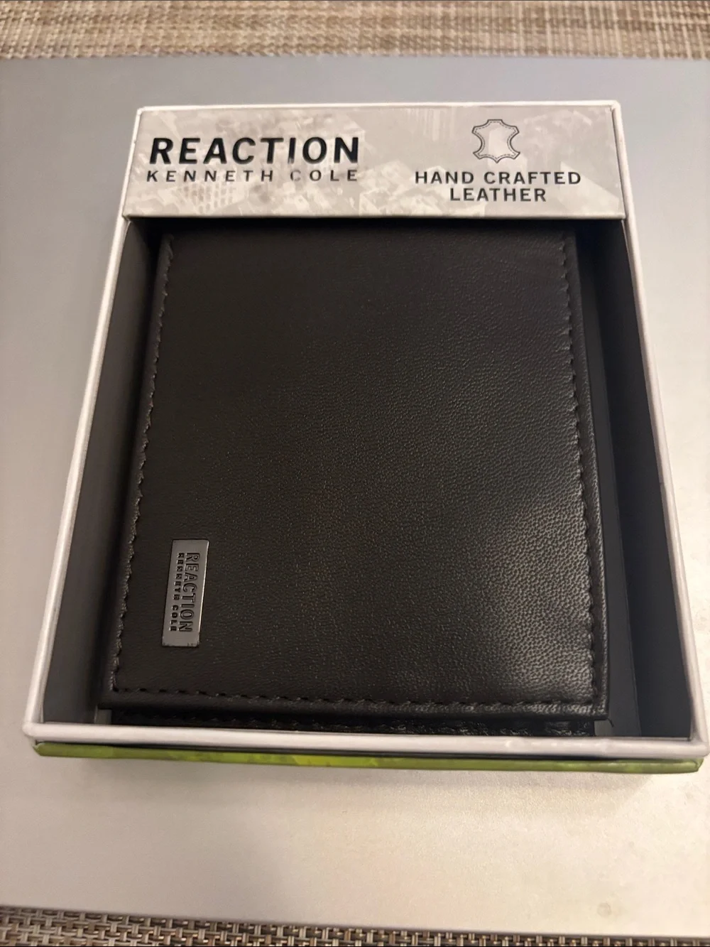 Kenneth Cole Reaction Brown Leather Bi-Fold Card Wallet